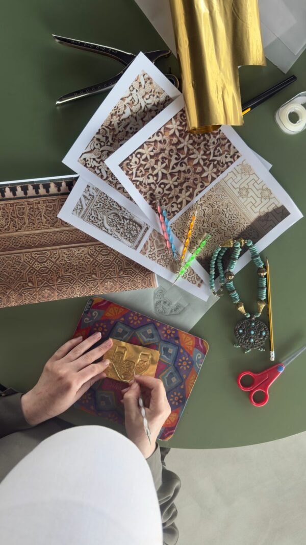 الأرابيسك الدمشقي وتجربة صناعة المجوهرات - Image 3